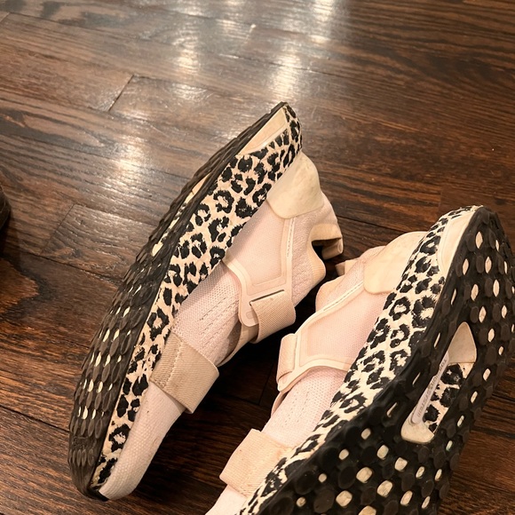 Stella McCartney white Velcro sneaker wi black and white  leopard print bottom - Picture 2 of 5